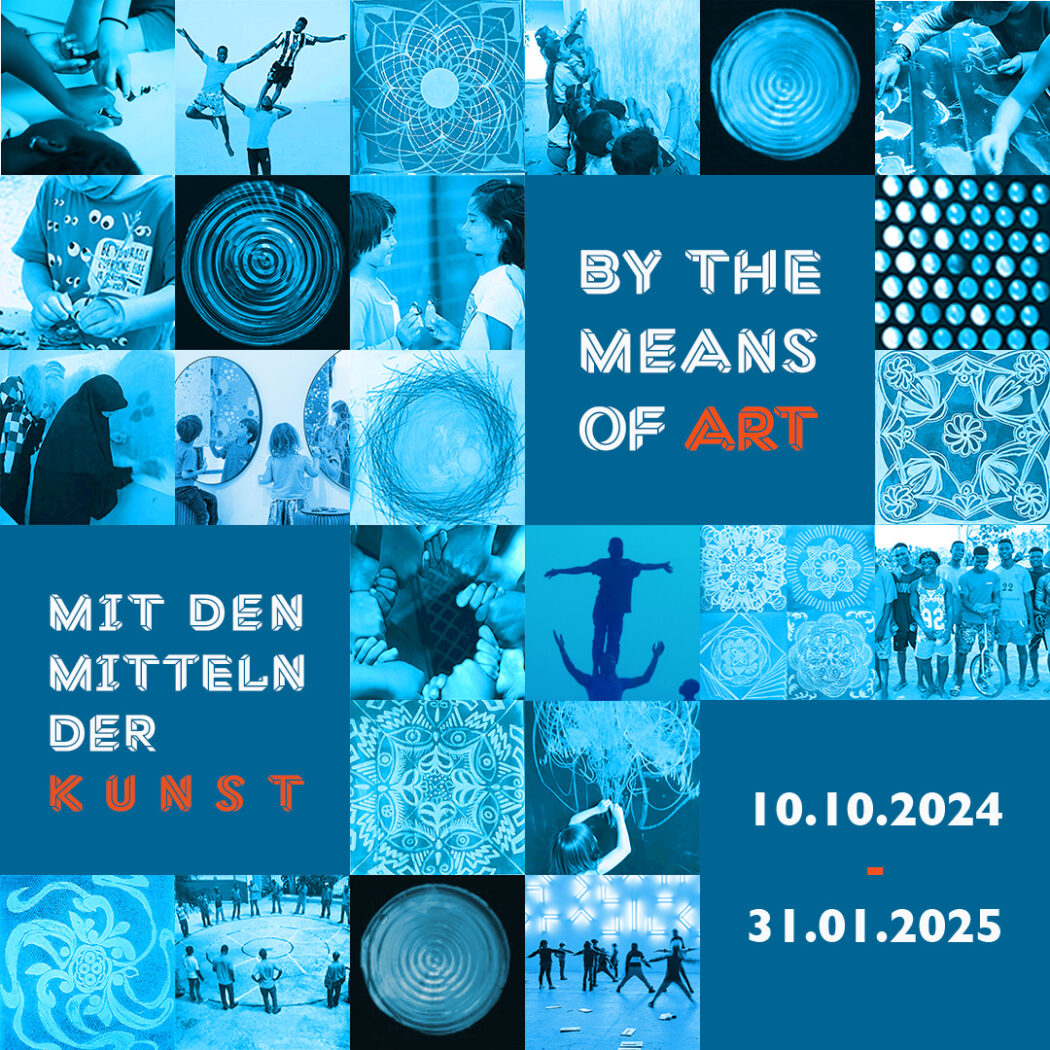 Ankündigungsbild zur Ausstellung "By the Means of Art - Mit den Mitteln der Kunst". Das Foto besteht aus kleinen Quadraten mit Fotos von dem Verein stART international e.V., der gemeinnützigen Organisation Ephra und dem Projekt der Camaro Stiftung Nu Dagbé. Alles ist in einem Blauton gehalten.